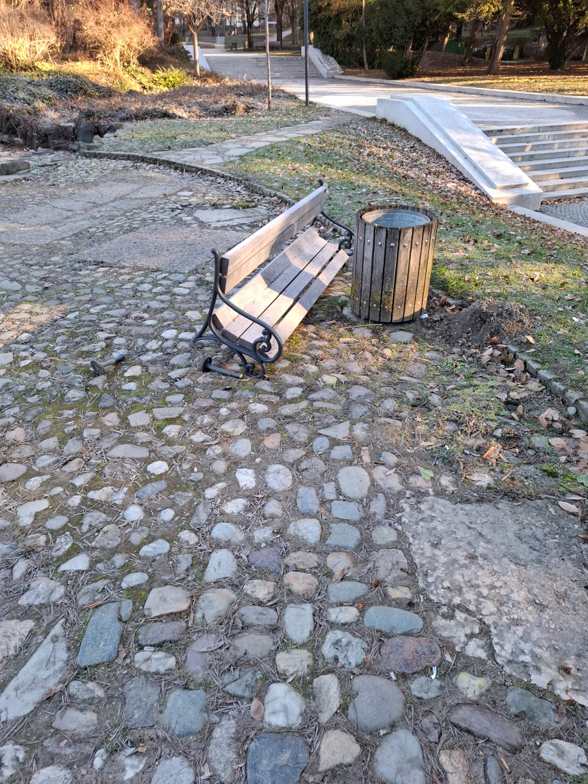 Vandalizem v Mestnem parku