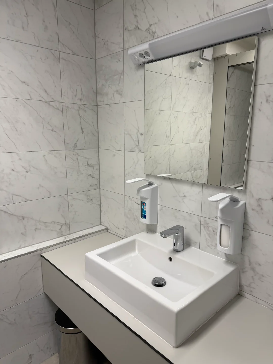 Obnova sanitarij in garaže v Zavetišču za brezdomce
