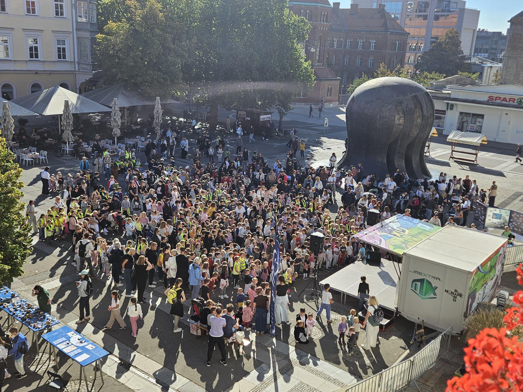Osredotoči se na cesto! 2026